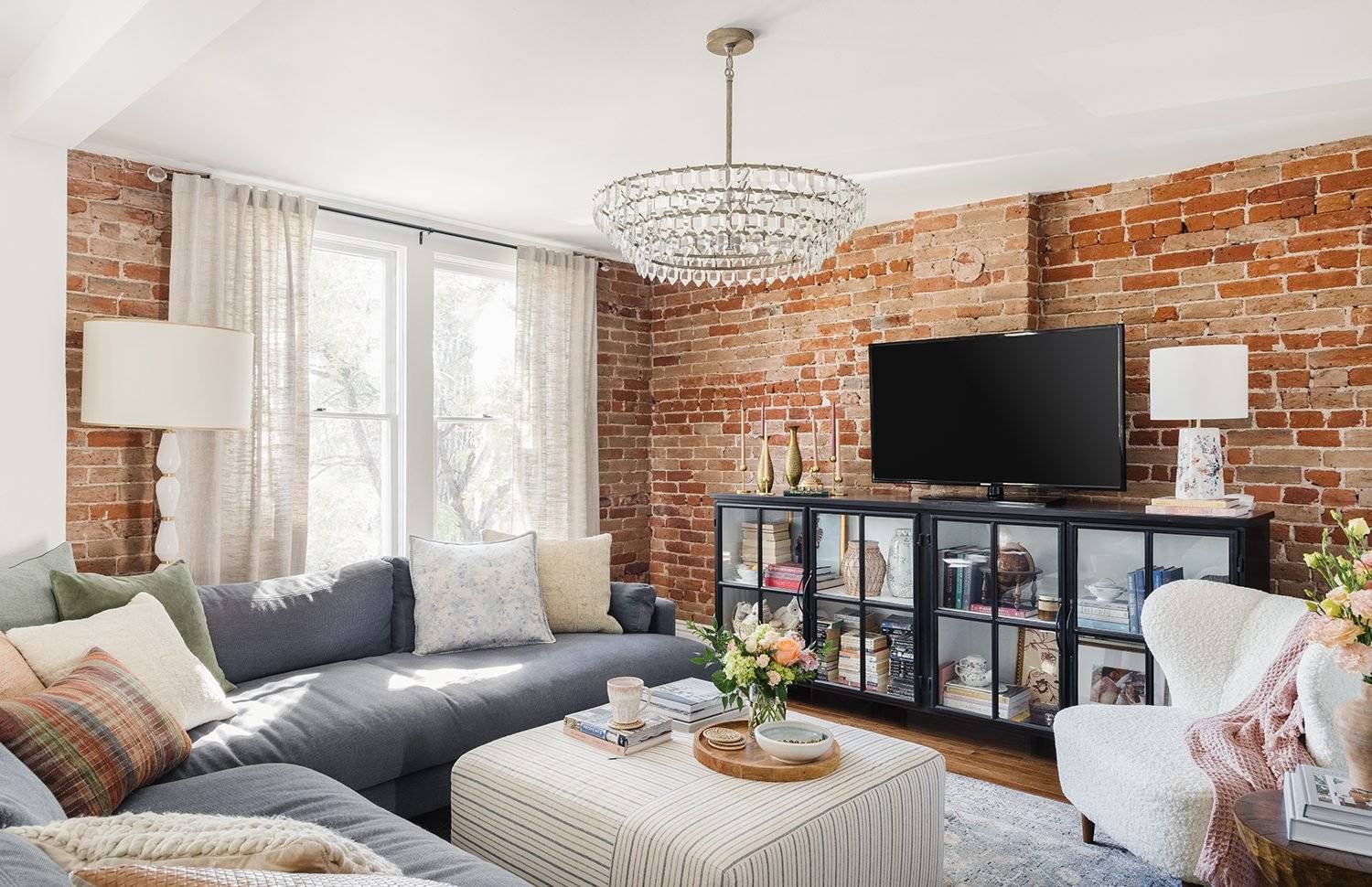 The One Thing Designers Always Do Before Buying Furniture Online